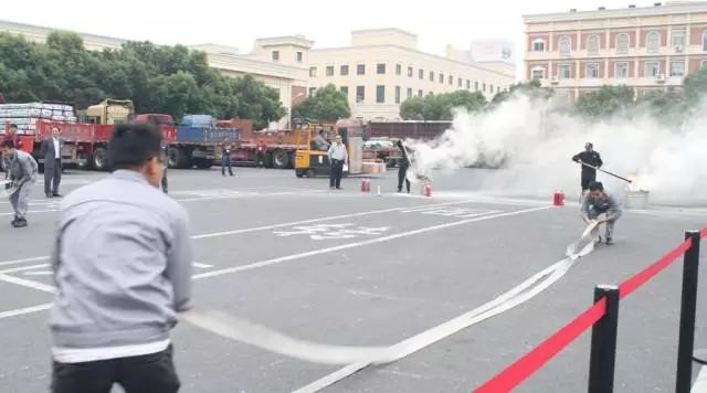 安全在心，技能在手-西尼機(jī)電開(kāi)展秋季消防應(yīng)急疏散演練